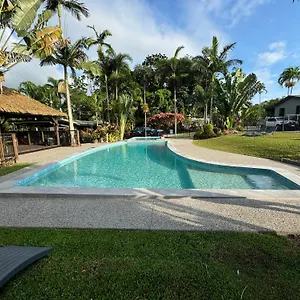 https://cool-waters-holiday-park-redlynch.queenslandhotels.net